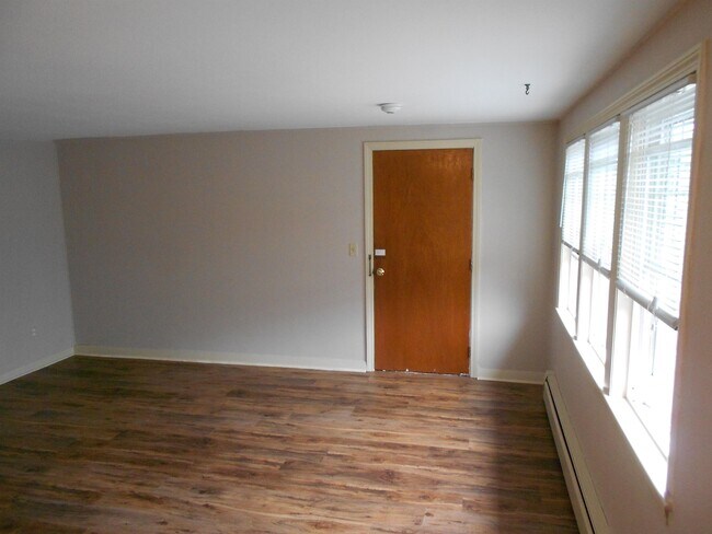 Building Photo - 66 Center St Rental