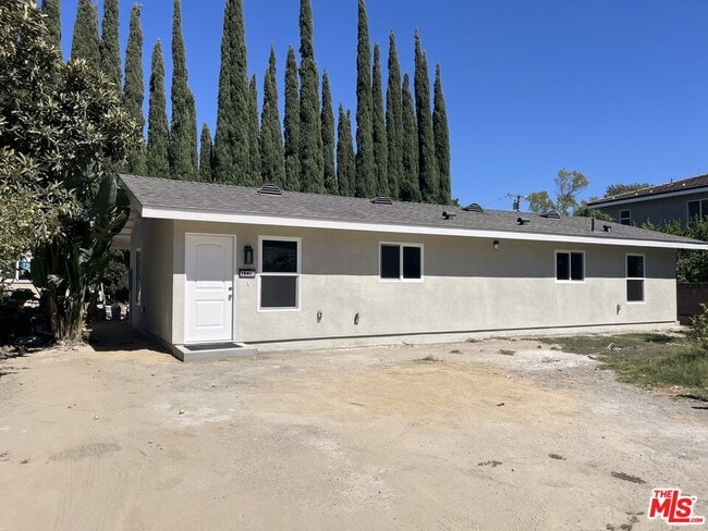 Building Photo - 1840 Deodora St