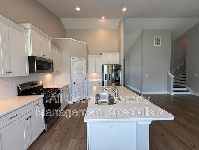 Photo - 333 Underhill Dr