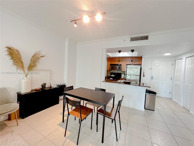 Photo - 55 SE 6th St Condominio Unidad 1407