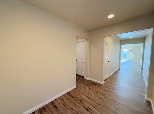 Photo - 1330 Riverside Ct