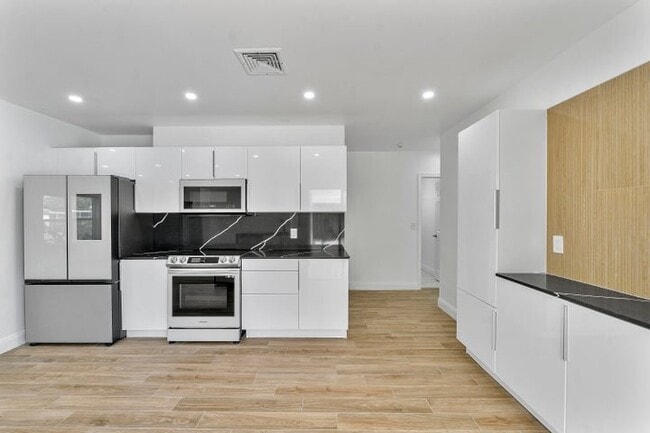 Photo - 400 SW 9th Ave