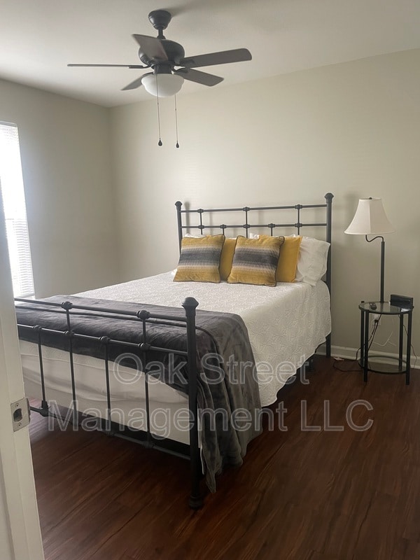 Photo - 1011 Oak St Unit A