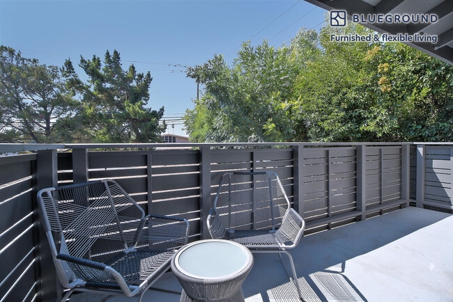 Photo - 111 N Rengstorff Ave Unidad SI FL2-ID1669
