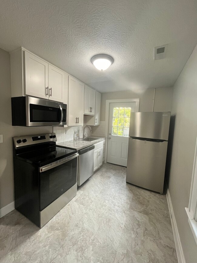 Kitchen - 1679 Wyandotte Rd Unit 1679