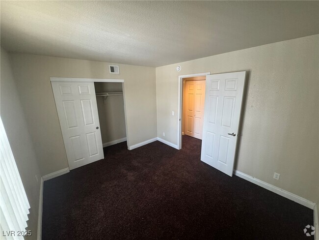 Building Photo - 2801 N Rainbow Blvd Unit 256 Rental