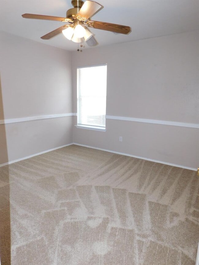 Photo - 715 Spring Brook Ln House