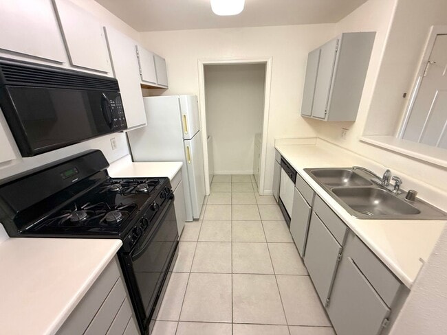 Photo - Spacious 1bed/1bath copndo on the 1st floor!