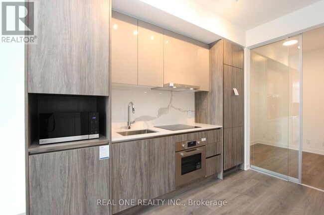 Photo - 180 Front St E Unit 3307