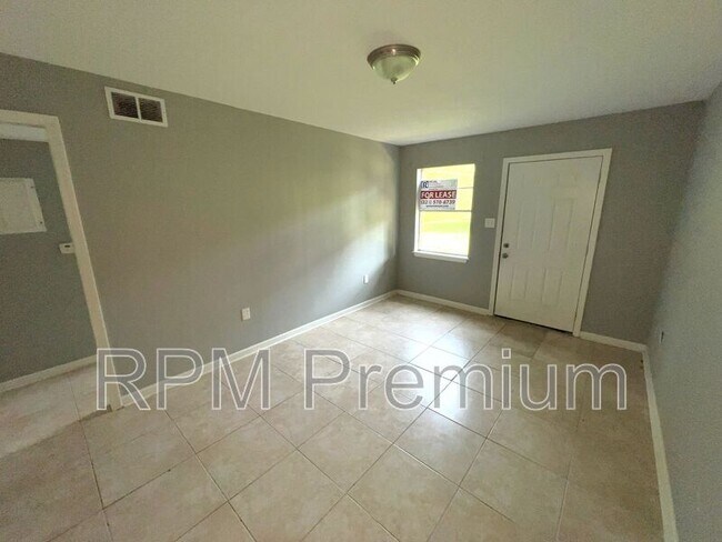 Photo - 5159 Baker Blvd Unit B