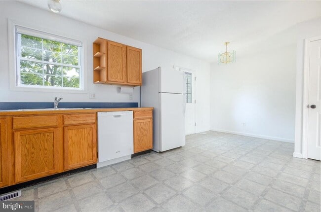 Photo - 513 E 11th Ave