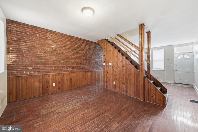 Photo - 430 Cross St