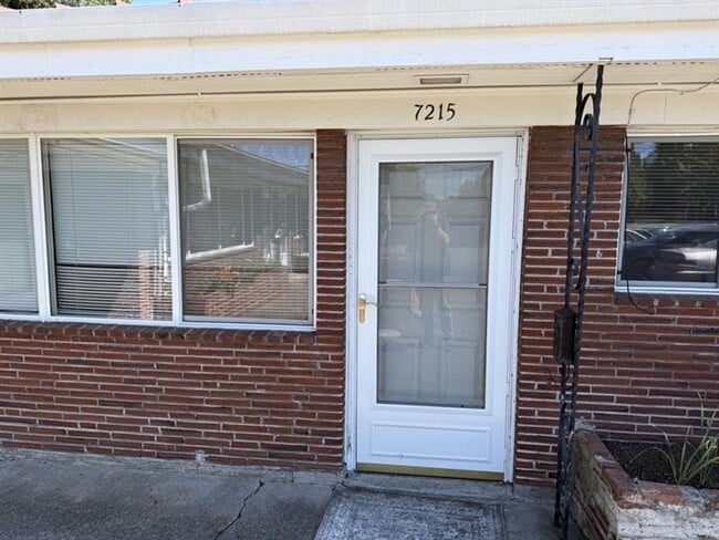 Photo - 7215 SE Division St