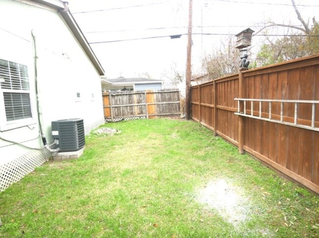 Photo - 6735 Narcissus St Unidad A