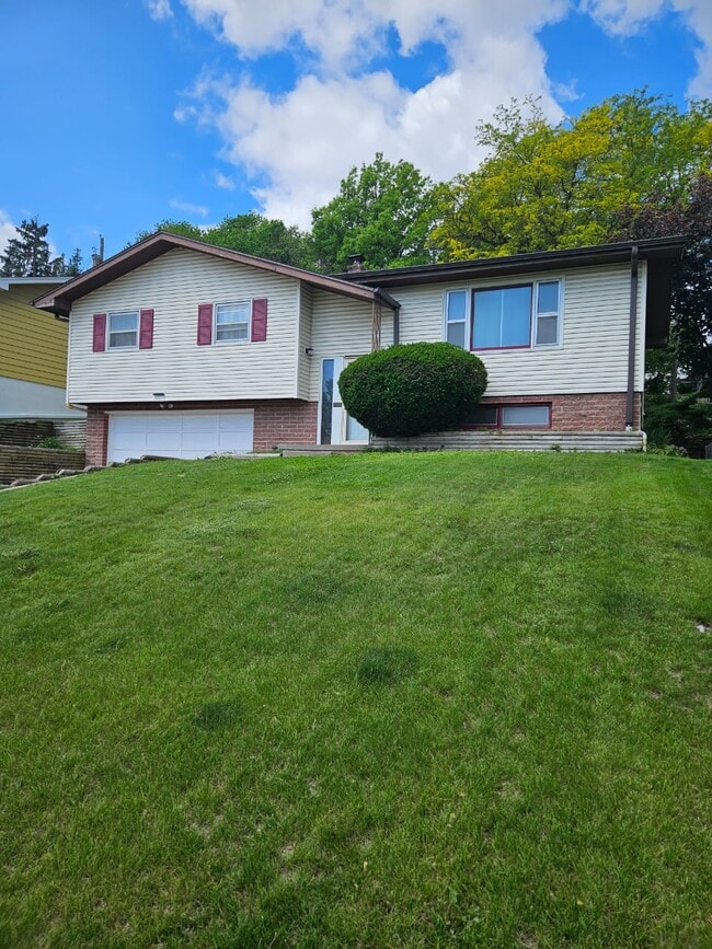 Photo - 3010 S 46th Ave