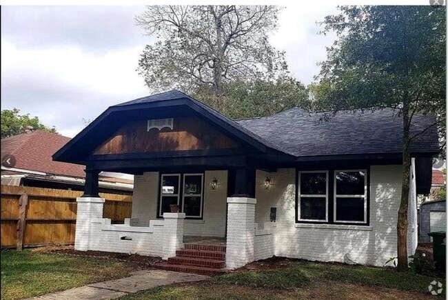 Building Photo - 4313 Polk St Rental