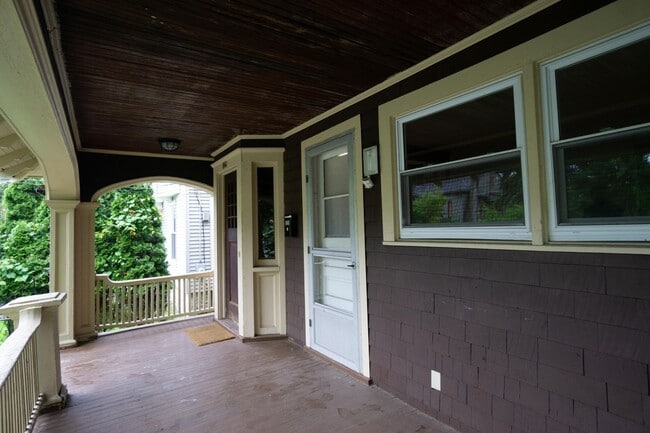 Photo - 125 Victoria Pl