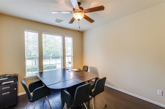 Photo - 10 Caelin Ct