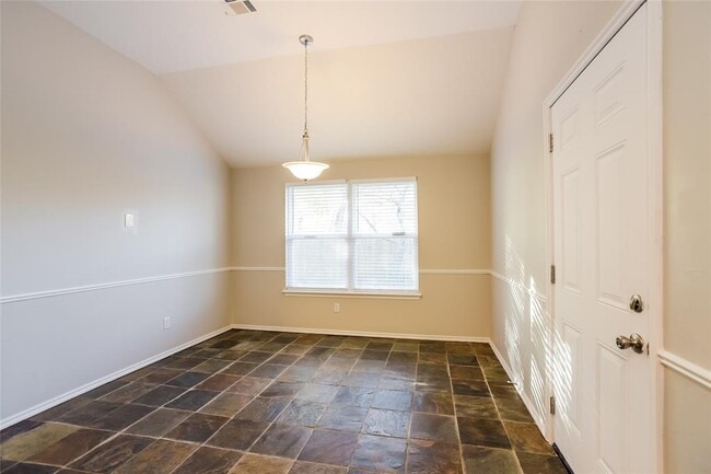 Photo - 2100 NE 4th St