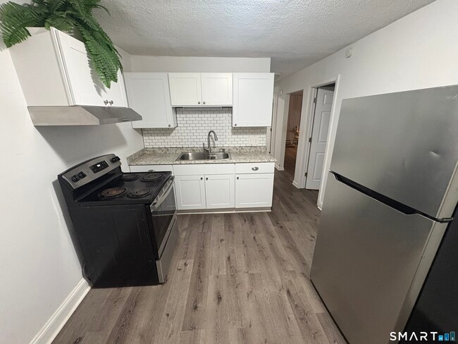 Building Photo - 20 Shagbark Rd Unit B