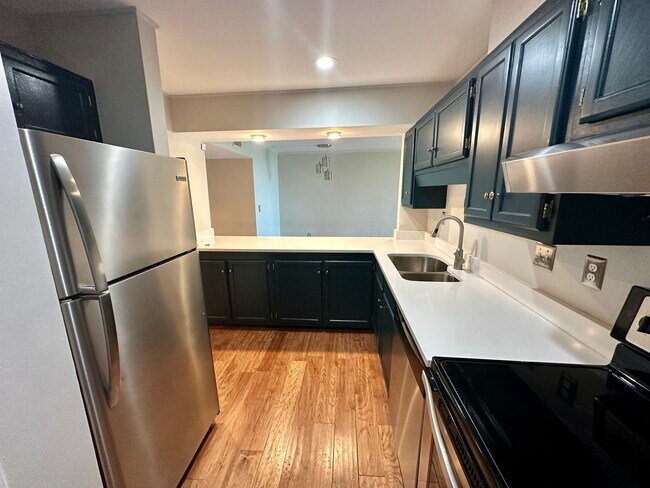 Photo - Spacious 2 Bedroom, 2 Bathroom Condominium with City Views