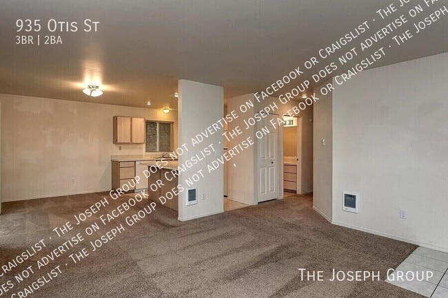 Photo - 935 Otis St
