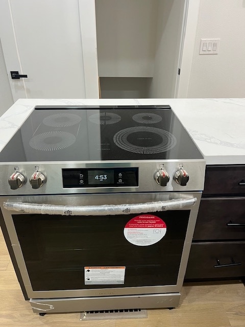 Stainless appliances - 636 NE Prescott St