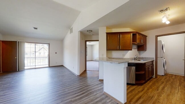 Photo - *RENT SPECIAL* - RENOVATED Condo Style Upper 1 Bedroom 1 Bathroom Apartment Available Unit 14286