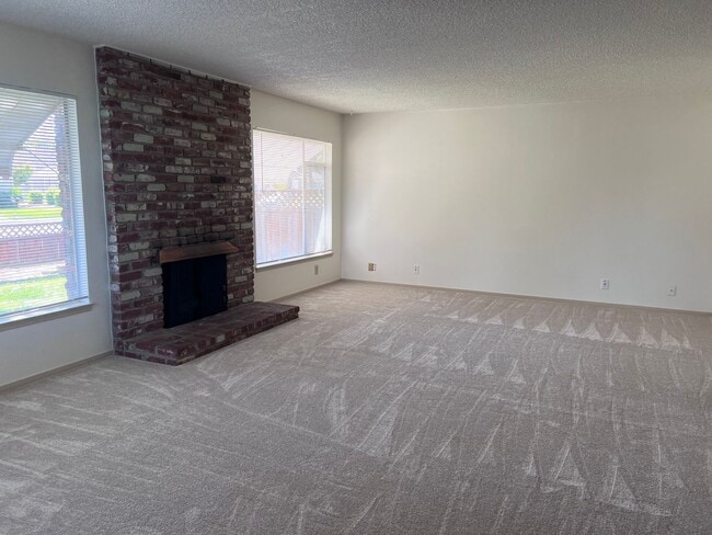 Photo - 1655 Catherine St