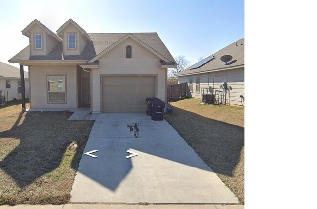 Building Photo - Spacious Fort Worth Home with Easy Access to Downtown & Entertainment