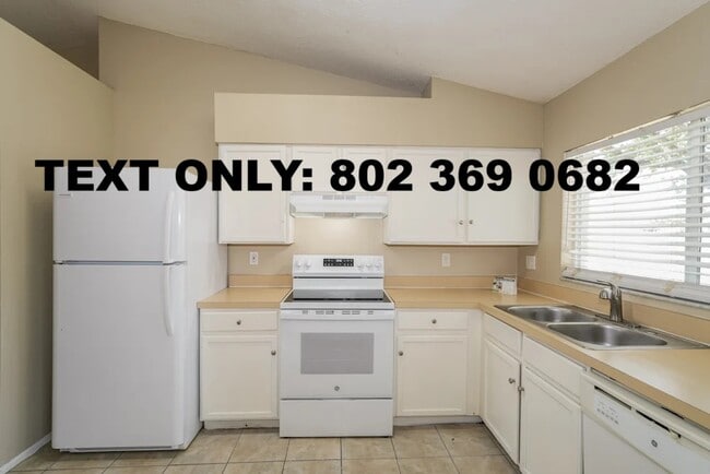 Photo - 1114 Blufield Ave