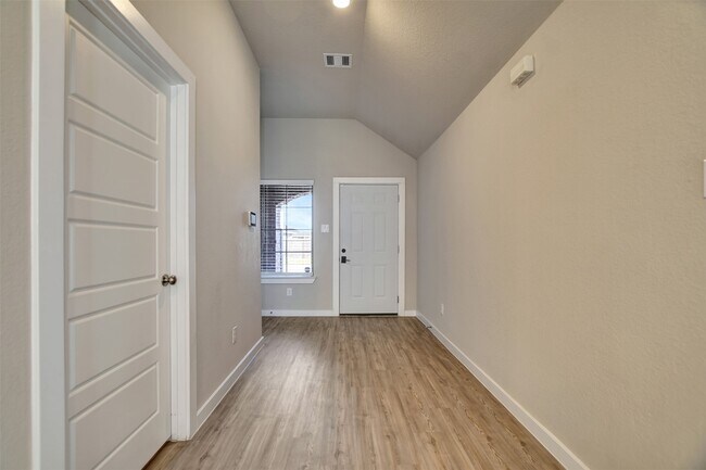 Photo - 6419 Purple Wreath Way