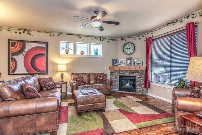 Photo - 20758 NE Sierra Dr