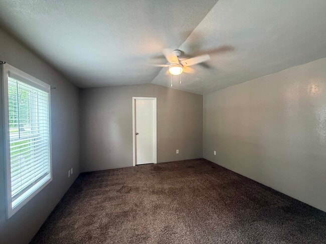 Photo - 1236 N Oaklane Rd