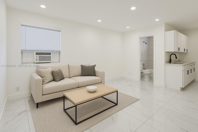 Building Photo - 5740 Mayo St Unit 4