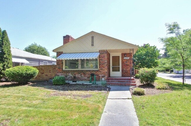 Building Photo - Single-Level Home Nestled in the North End