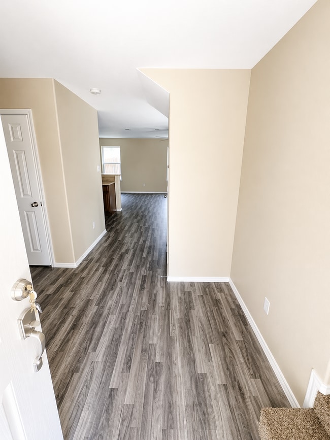 Photo - 3 BED / 2.5 Bath AVAILABLE NOW, APPLY TODAY ON OUR WEBSITE!!