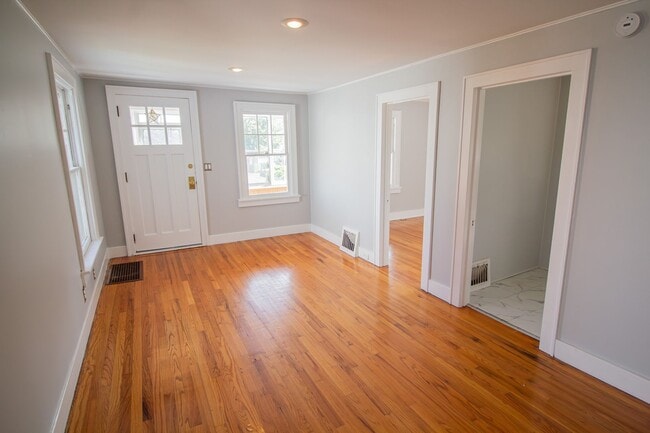 Photo - 2 BR 1 BA North Colonie Schools