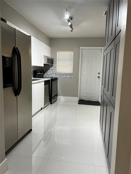 Photo - 5655 NE 5th Ter