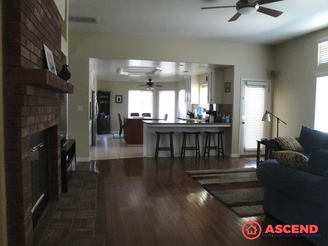Photo - Spacious 4 Bed / 2 Bath Home in HOA Community with Gardening Included