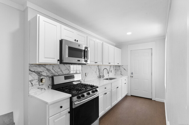 Building Photo - 366 Remington St Rental