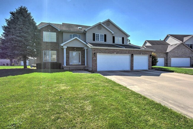 Beautiful Forsyth Home! - Beautiful Forsyth Home!