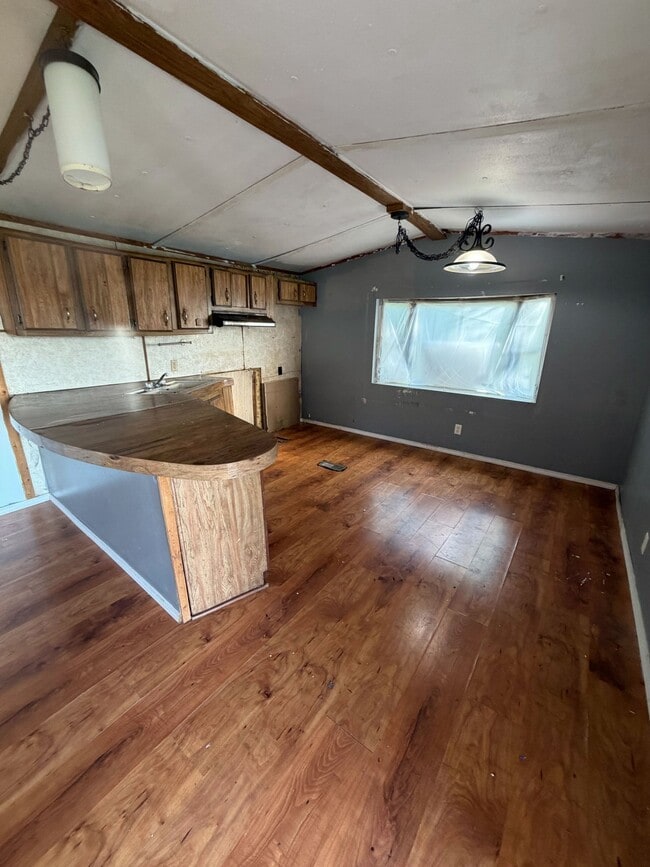 Photo - 150 Barry Slaven Dr