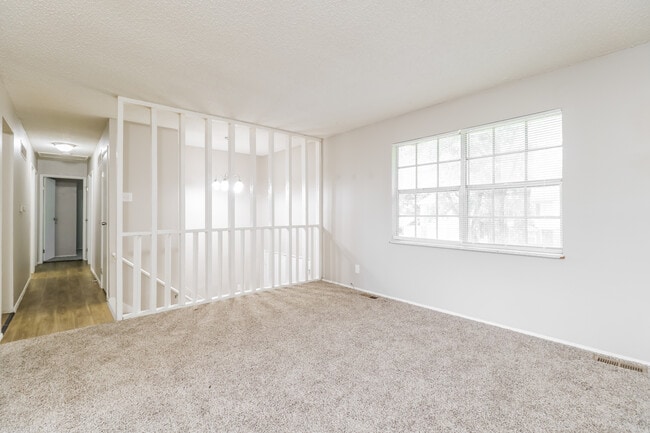 Photo - 2032 Farflung Dr