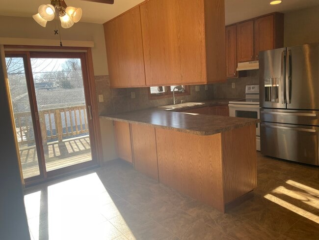 Photo - 5005 Meredeth St