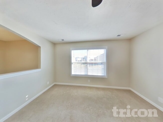 Photo - 1457 Mutual Dr