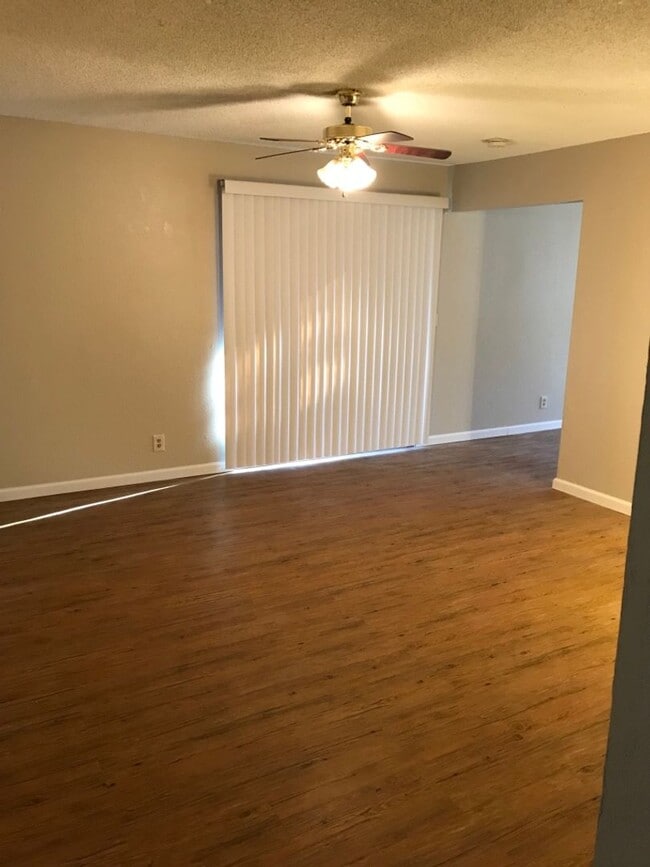 Photo - Fair Oaks 2bd/2ba Duplex with Garage