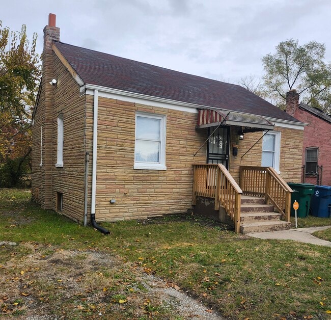 Building Photo - 2219