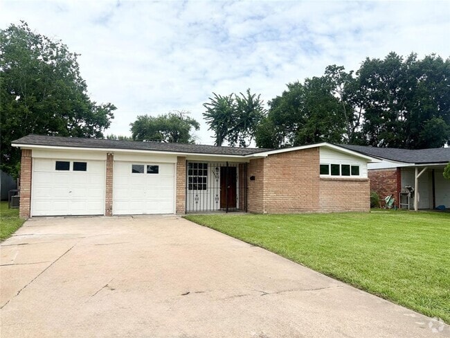 Building Photo - 3802 Westhampton Dr Rental