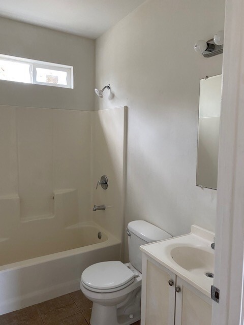 bathroom - 6230 Pasteur Blvd Unit 6230 upper